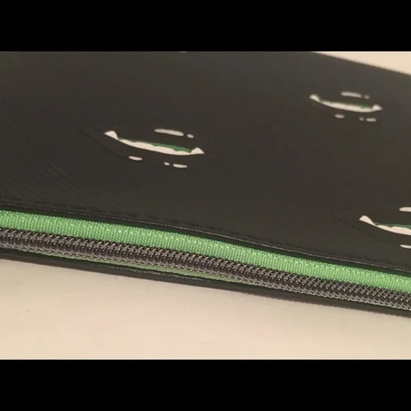 Ipsy October 2021 Glam Bag make-up zipper bag - Picture 4 of 6